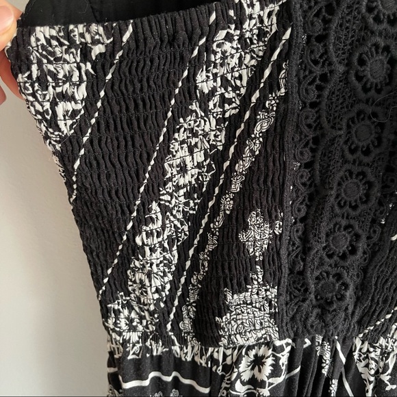 Band of Gypsies Black & White Asymmetrical Handkerchief Hem Dress Size Medium - Picture 9 of 12